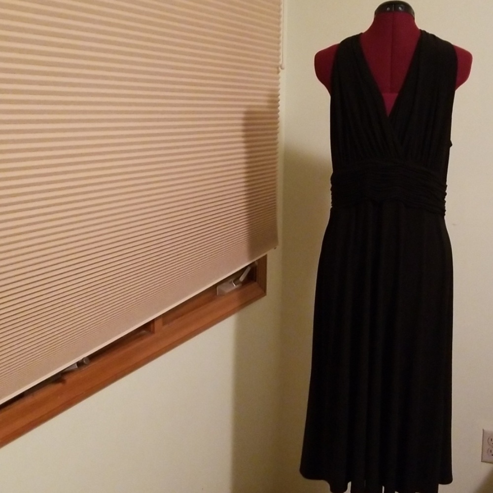 LBD Evan Picone V neck size 16